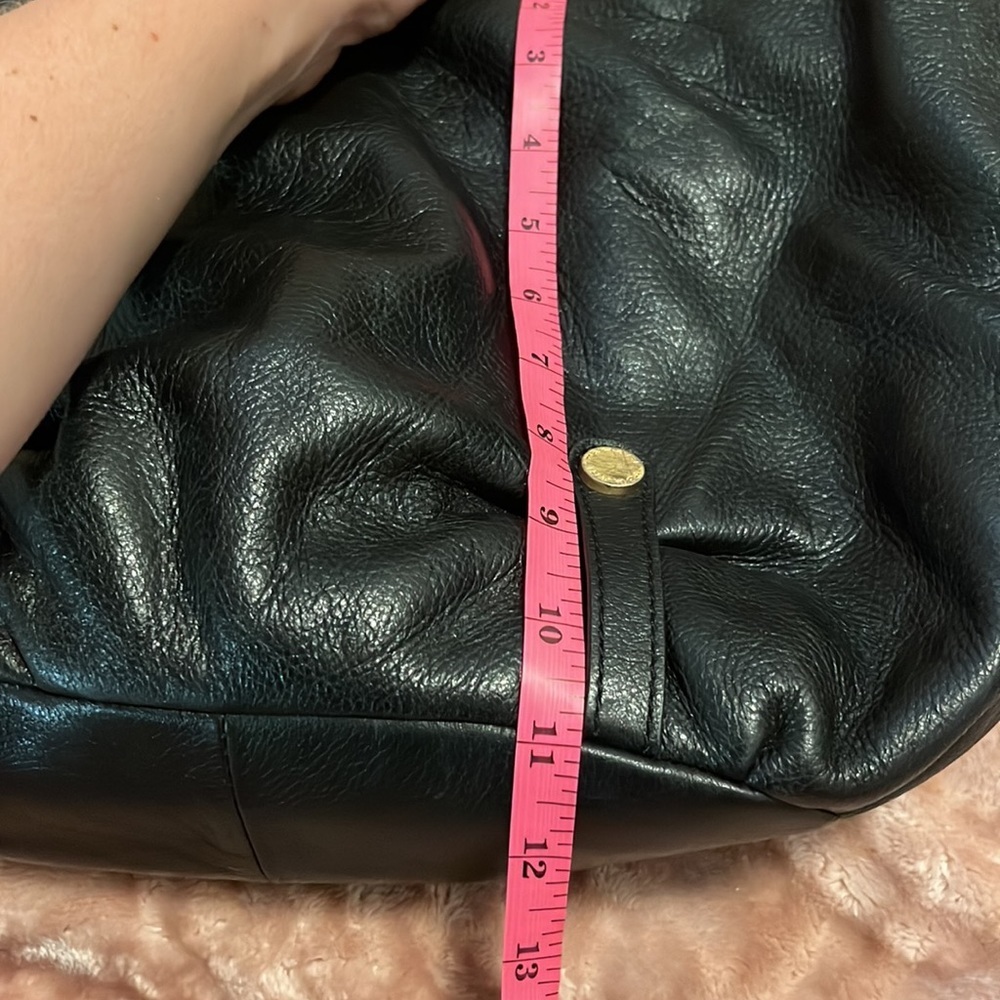 Tahari black leather shoulder bag - Picture 8 of 8